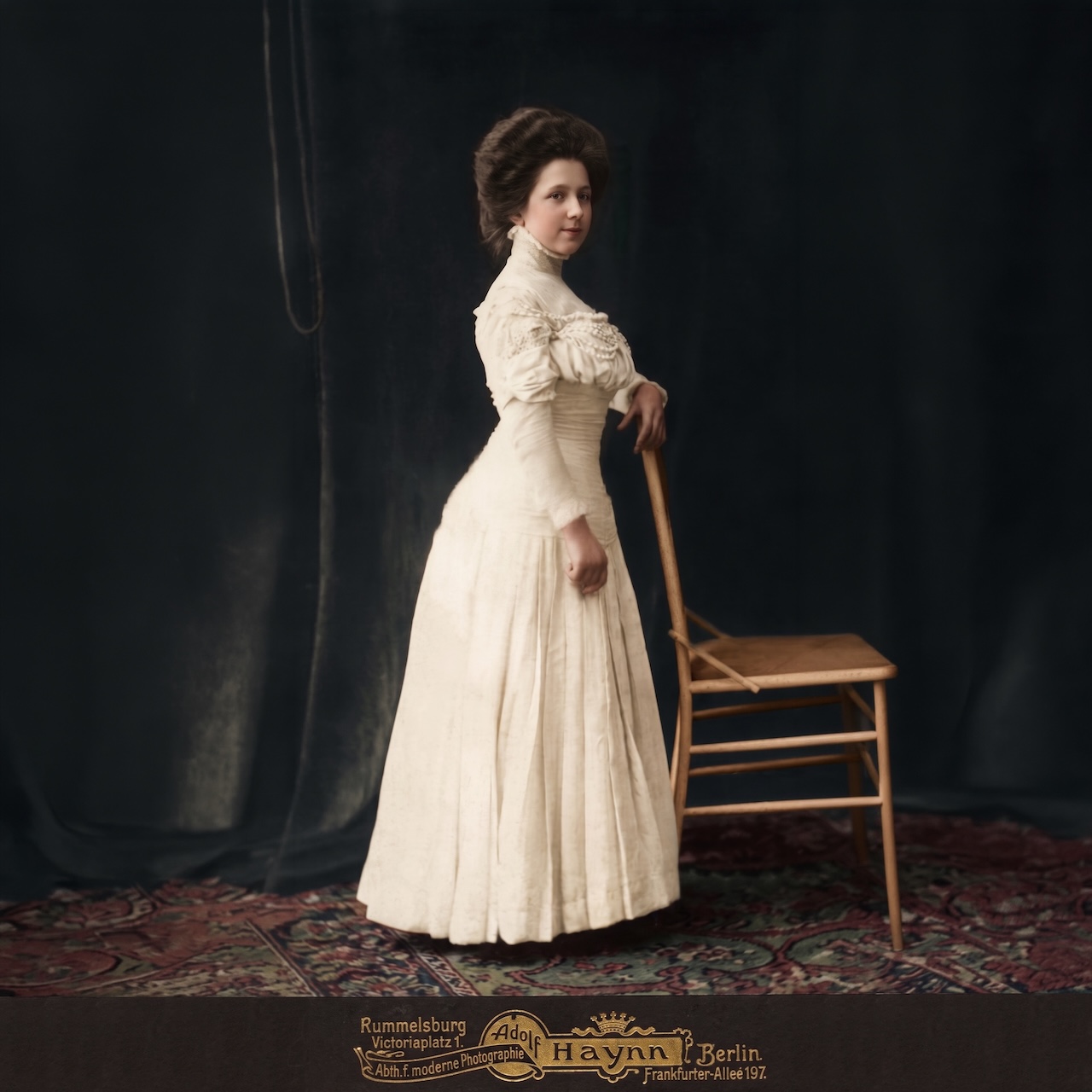 Elisabeth Stenzel, geb. Jackisch, mit 17 Jahren